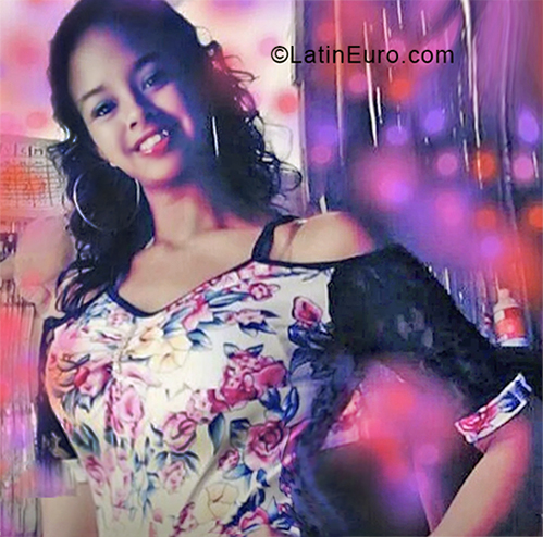Date this cute Ecuador girl Estelia from Santo Domingo de los Colorados EC284