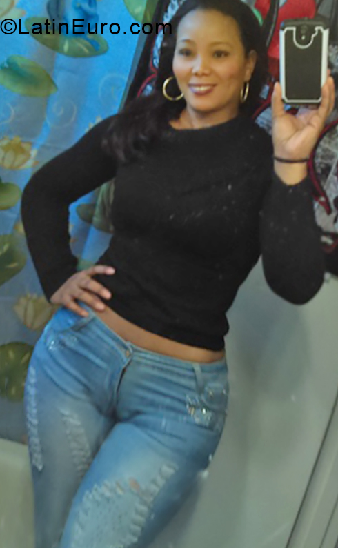 Date this delightful Dominican Republic girl Rossanna from Santo Domingo DO33173
