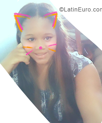 Date this attractive Dominican Republic girl Kateryn from  DO33184