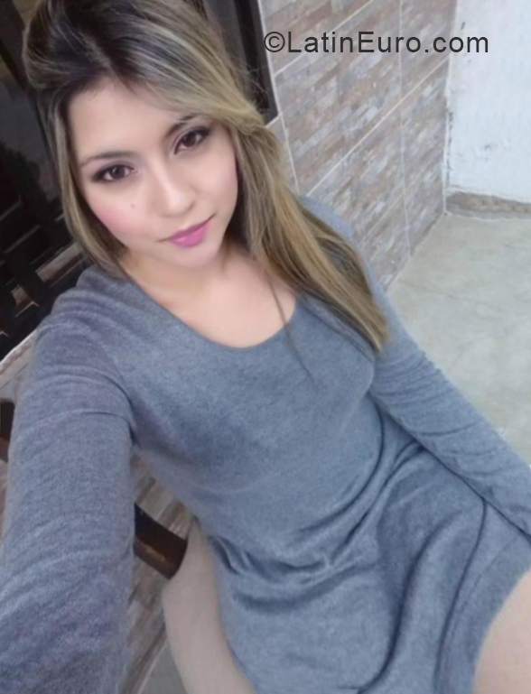 Date this funny Colombia girl Diana from Medellin CO24395