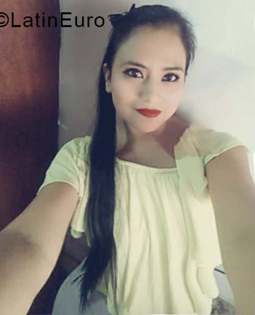 Date this voluptuous Peru girl Sandra from Trujillo PE1304