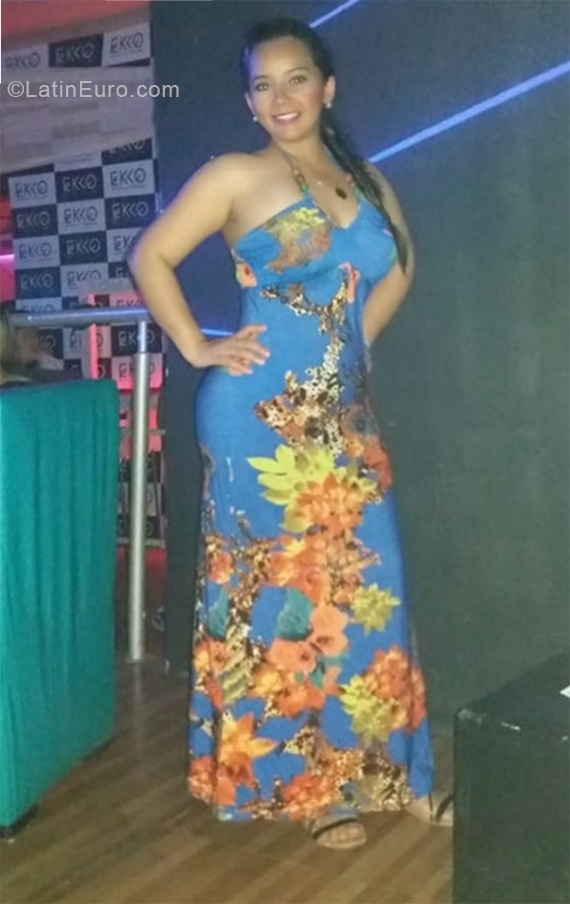 Date this gorgeous Venezuela girl Lily from Barquisimeto VE1938