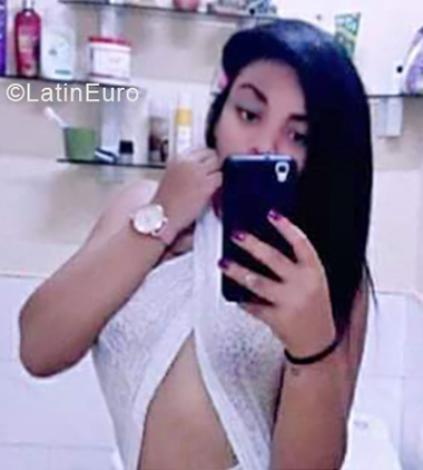 Date this happy Cuba girl Jennifer from Santa Clara CU394