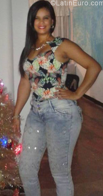 Date this hot Colombia girl Katherine from Cali CO24417