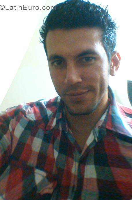 Date this hard body Colombia man Super Latino from Bucaramanga CO24418