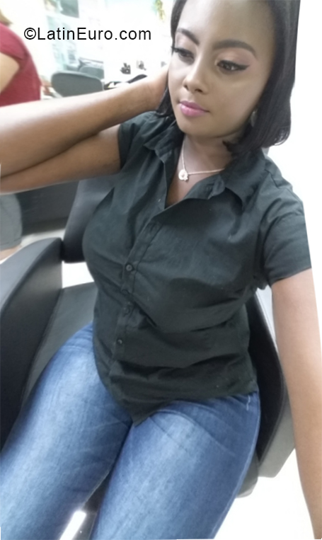 Date this fun Dominican Republic girl Gen from Santo Domingo DO33245
