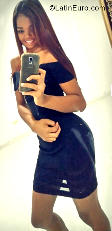 Date this lovely Dominican Republic girl Elvira from Santo Domingo DO33266