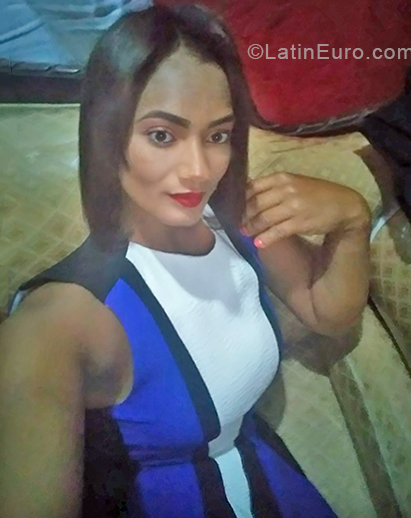 Date this hard body Dominican Republic girl Elisa from Santiago DO33290