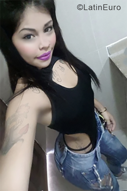 Date this stunning Venezuela girl Francia from Caracas VE1943