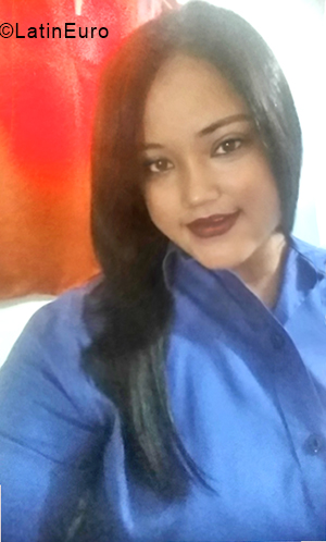 Date this attractive Dominican Republic girl Ana from Santo Domingo DO33376