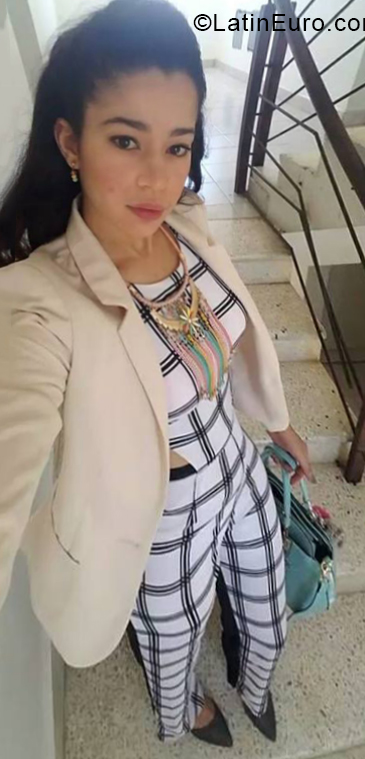 Date this young Dominican Republic girl Gissell from Santiago DO33381