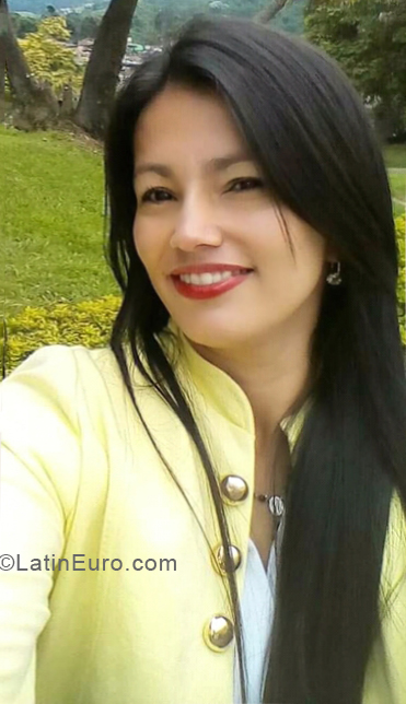 Date this lovely Colombia girl Alejandra from Manizales CO24551