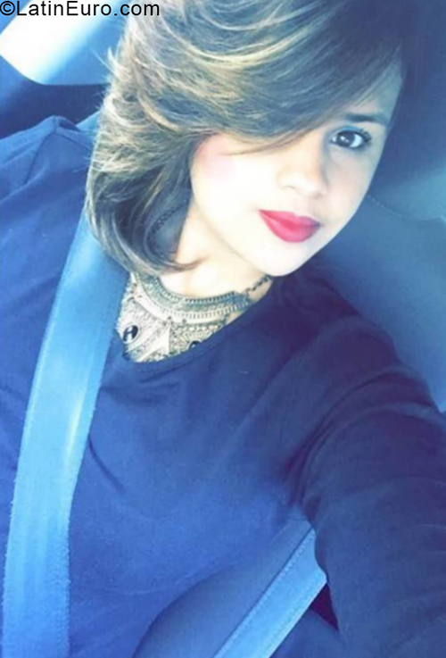 Date this funny Dominican Republic girl Olvania from Santiago DO33396
