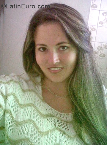 Date this delightful Colombia girl Fernanda from Armenia CO24562