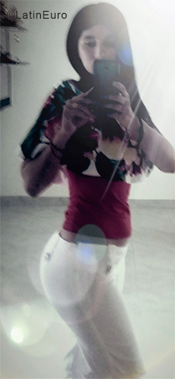 Date this fun Colombia girl Abril from Cucuta CO24569