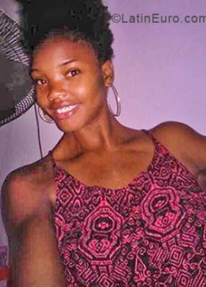 Date this good-looking Dominican Republic girl Judelkis from Santo Domingo DO33443