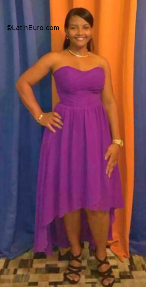 Date this passionate Dominican Republic girl Daniela from Capital DO33494