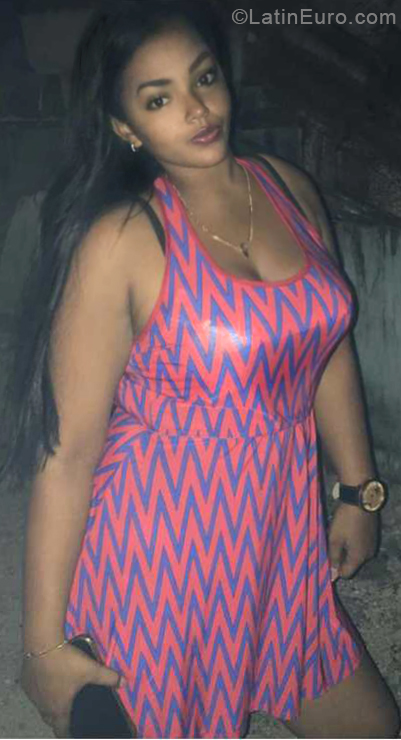 Date this stunning Dominican Republic girl Sarah from San Pedro De Macoris DO33505