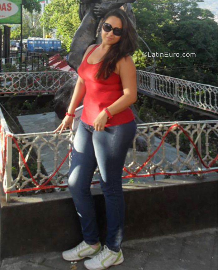 Date this hot Colombia girl Alejandra from Pereira CO24609