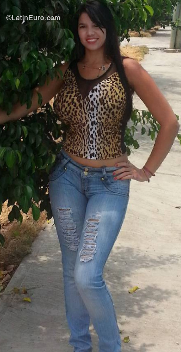 Date this good-looking Venezuela girl Yenny from Guarenas VE2002