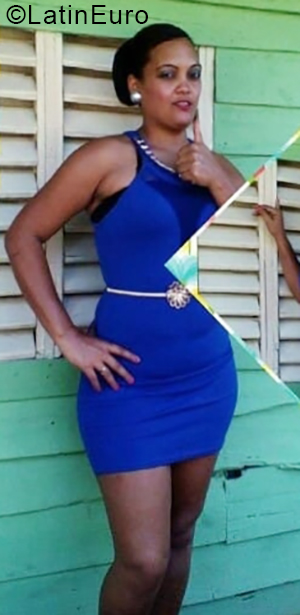 Date this nice looking Dominican Republic girl Yunebi from Montecristi DO33545