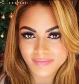 Date this cute Colombia girl Blanca from Cartagena CO24644