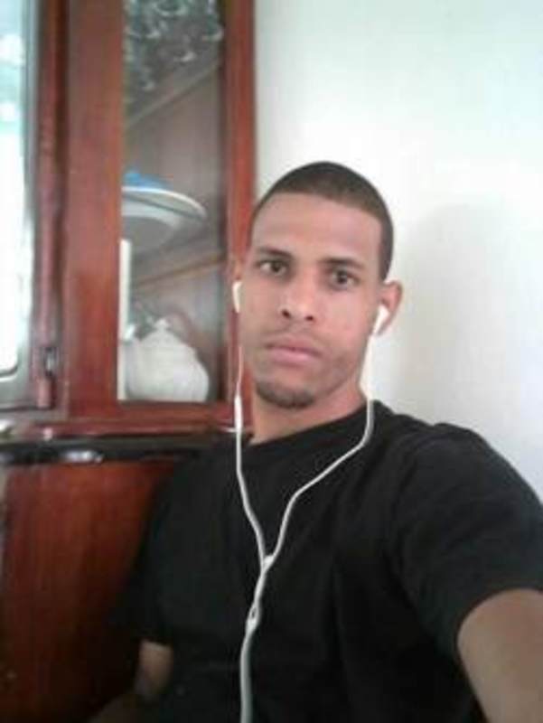 Date this hard body Dominican Republic man Estarlin from La Vega DO33566