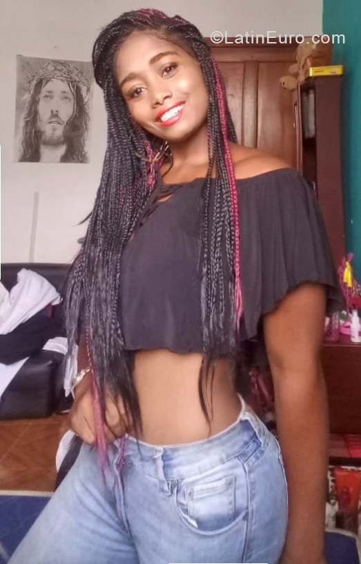 Date this gorgeous Colombia girl Pilie from Pasto CO27589