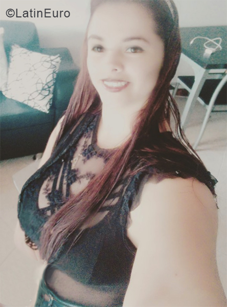 Date this sensual Colombia girl Luisa fernanda from Medellín CO24680