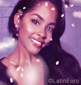 Date this cute Cuba girl Esmeralda from Camaguey CU446