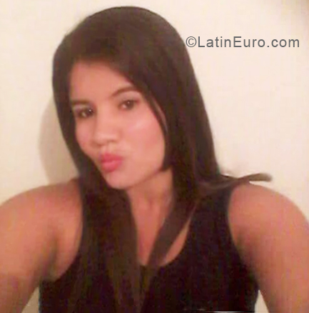 Date this gorgeous Venezuela girl Mislanyis from Maracaibo VE2058