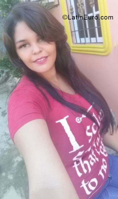 Date this sensual Dominican Republic girl Yesenia from Puerto Plata DO33681