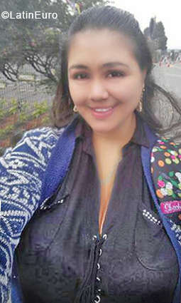 Date this georgeous Colombia girl Marisel from Tulua CO24728