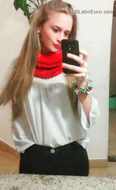 Date this georgeous Argentina girl Milagros from Entre Rios AR175