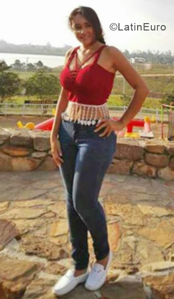 Date this foxy Colombia girl Fabiana from Bucaramanga CO24730