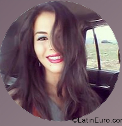 Date this sultry Venezuela girl Alexa from Valencia VE2354