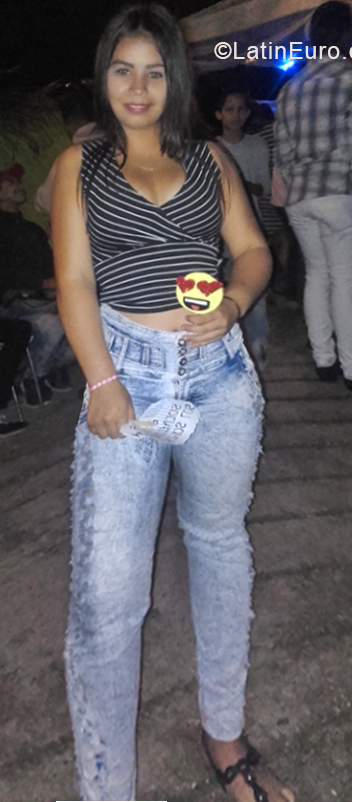 Date this delightful Venezuela girl Genesis from Caracas VE2065