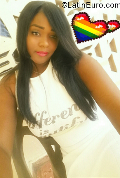 Date this voluptuous Dominican Republic girl Ana from Santo Domingo DO33709