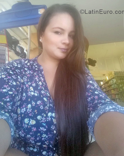 Date this charming Colombia girl Diana89 from Ibague CO24752