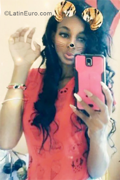 Date this good-looking Cuba girl Diana from Camaguey CU496