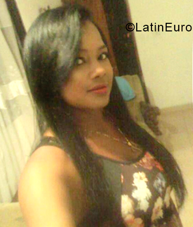 Date this young Dominican Republic girl Ana from Santo Domingo DO33781