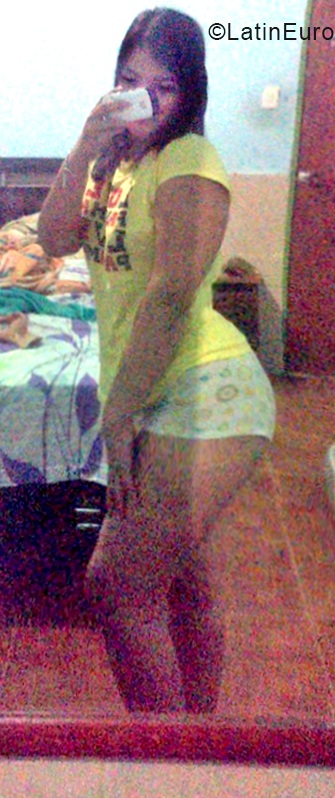 Date this voluptuous Venezuela girl Andrea from Maracay VE2096