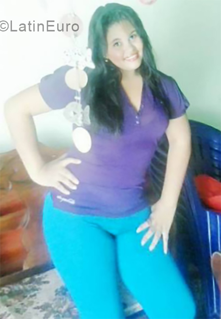 Date this hot Venezuela girl Yorgalyis from SAN FELIPE VE2098