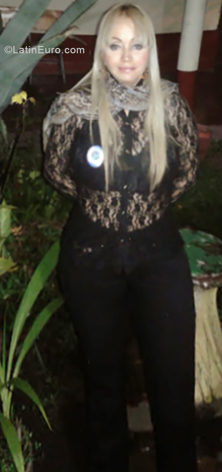 Date this lovely Colombia girl Mara from Cali CO24787