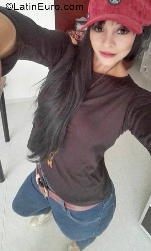 Date this cute Colombia girl Lady from Bogota CO24793