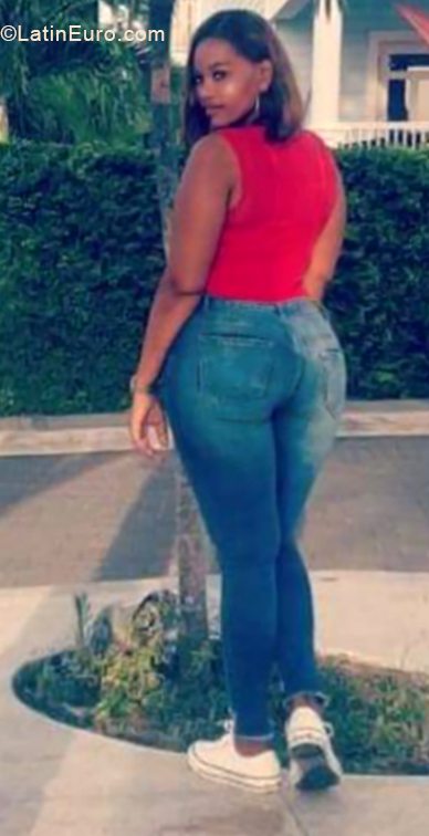 Date this gorgeous Dominican Republic girl Sonia from Sosua DO33876