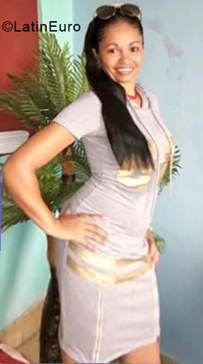 Date this lovely Cuba girl Doris from Havana CU467