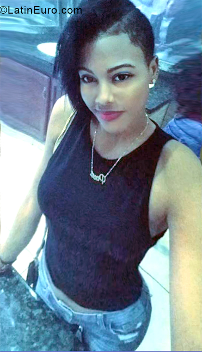 Date this attractive Dominican Republic girl Franchesca from San pedro de Macoris DO33892