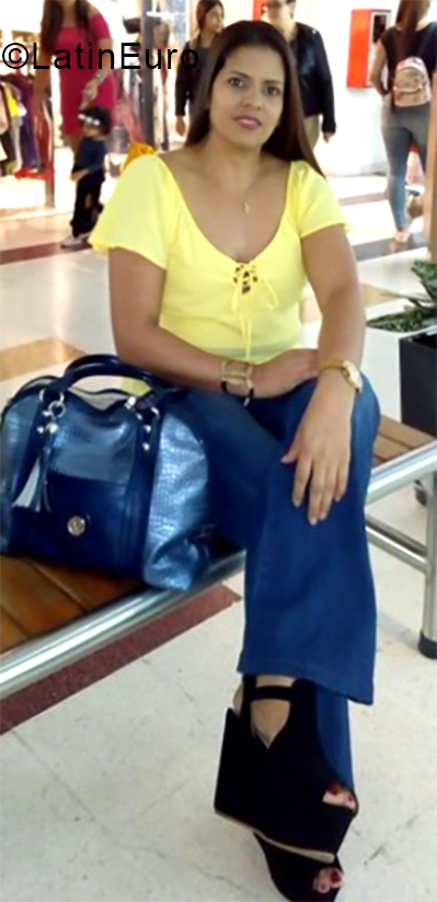 Date this sensual Colombia girl Gloria from Medellin CO24817