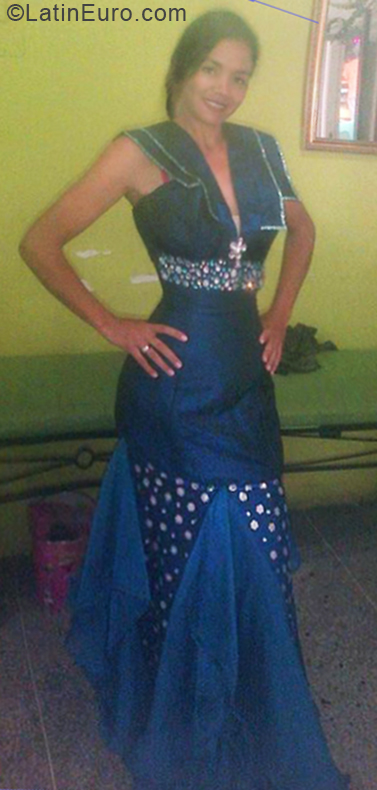 Date this hot Venezuela girl Osmary from Coro VE3369